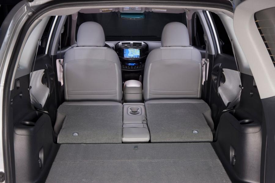  Toyota RAV4 EV 2012 года  (фото 52 из 107)